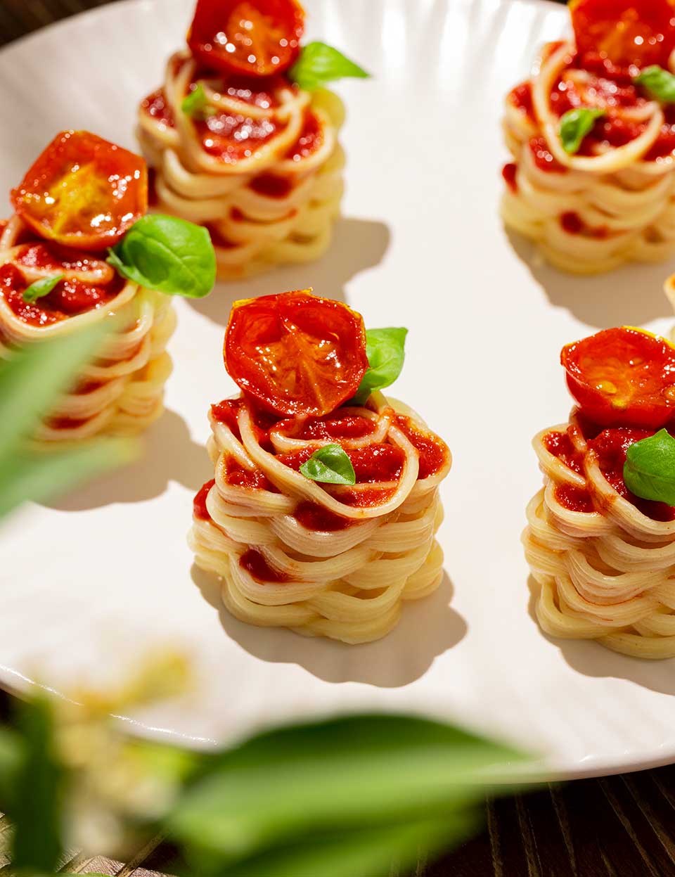 Spaghetto 3D con pomodoro e basilico